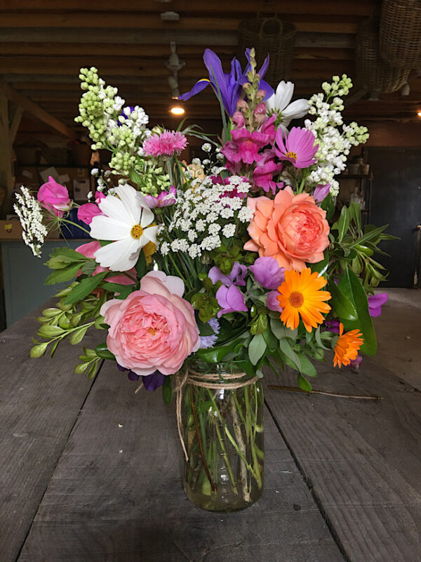 Spring workshop floral arrangement on Wimbee Creek Farm