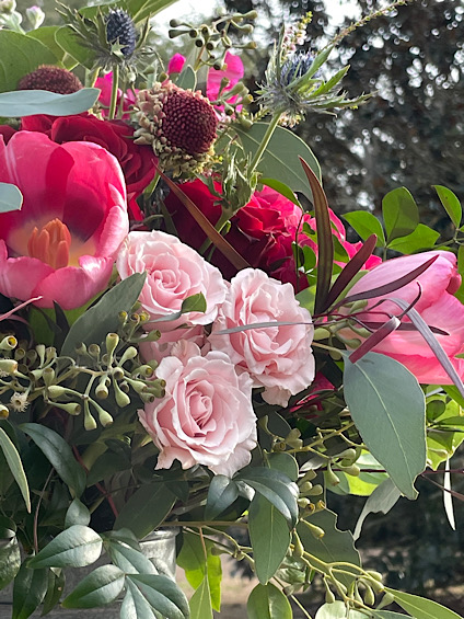 Beaufort Florist Wimbee Creek Farm delivers beautiful seasonal flowers for Valentine's Day.